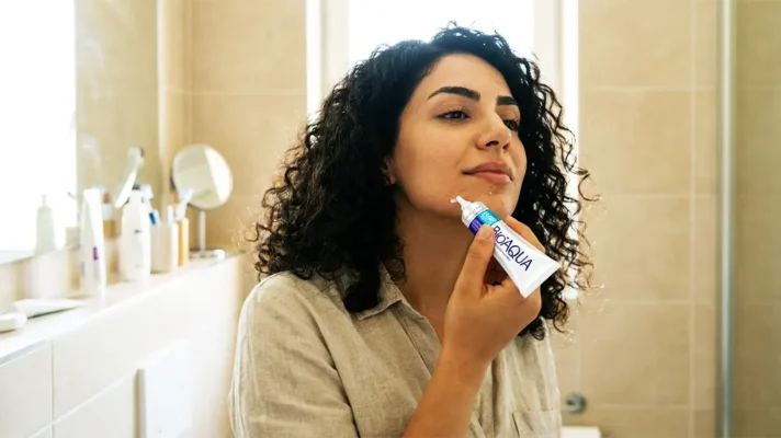 طرز استفاده کرم ضد جوش بیوآکوا